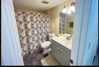 4427 SW 21st Ln in Gainesville, FL - Building Photo - Building Photo