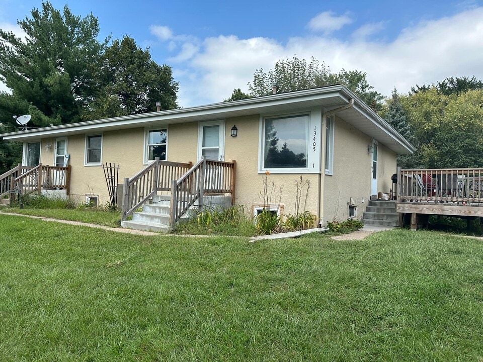 13405 Arrowhead St NW, Unit 1 in Andover, MN - Building Photo