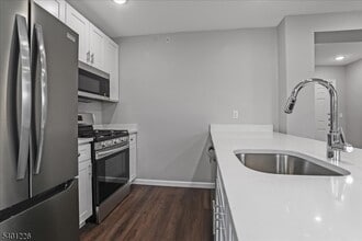 224 Broad St in Bloomfield, NJ - Foto de edificio - Building Photo