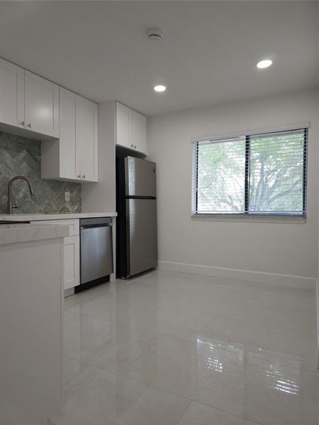 9557 NW 2nd Pl in Coral Springs, FL - Building Photo - Building Photo