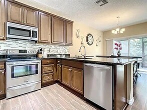108 Tammie Sue Ln in DeLand, FL - Foto de edificio - Building Photo