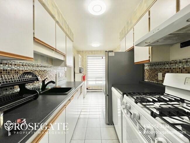 49 Rhonda Rd in Guelph, ON - Building Photo - Building Photo