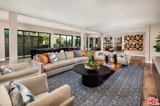 201 N La Brea Ave in Inglewood, CA - Building Photo - Building Photo