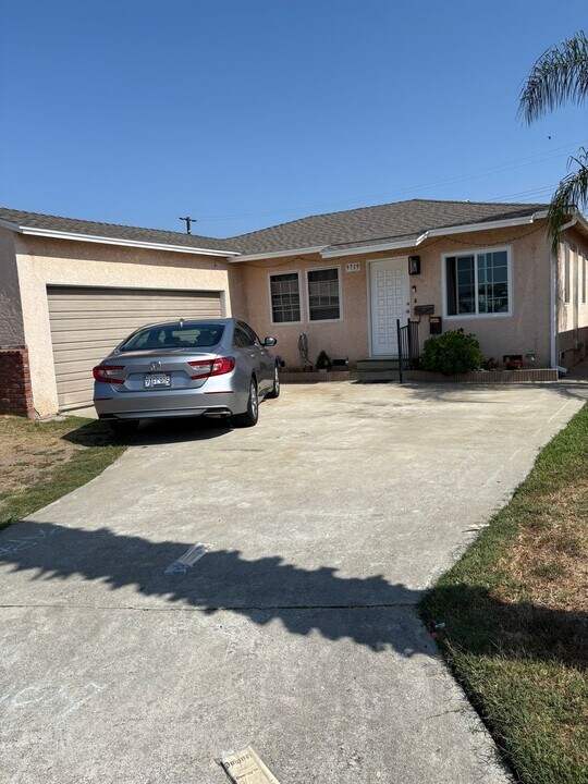9719 Priscilla St in Downey, CA - Building Photo