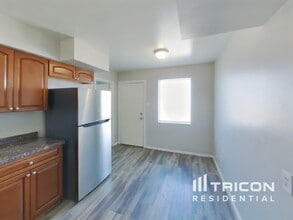 6006 W Medlock Dr in Glendale, AZ - Building Photo - Building Photo