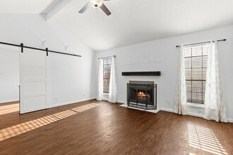 1611 Somerset Dr in Round Rock, TX - Building Photo - Building Photo