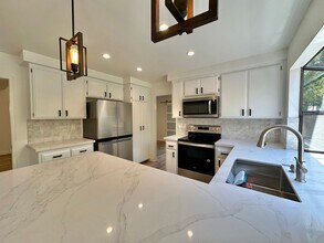 17768 Camino Murrillo in San Diego, CA - Building Photo - Building Photo