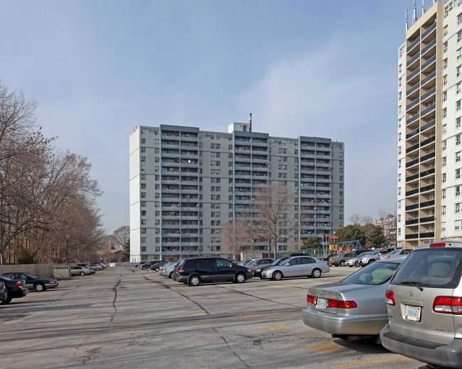 The Brimorton in Toronto, ON - Building Photo - Building Photo