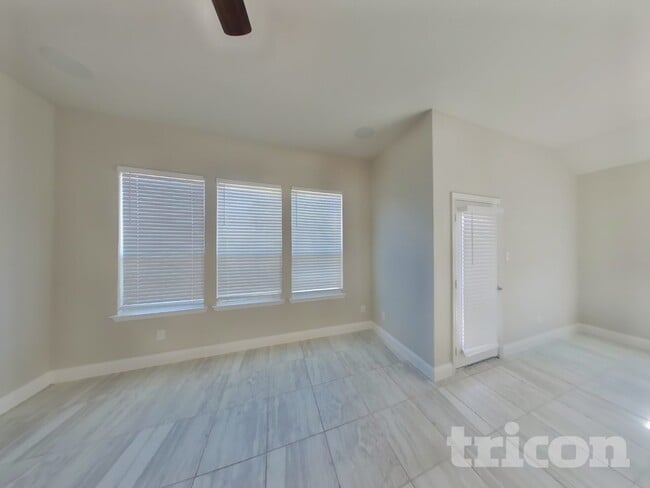 1340 Beach Dr in Azle, TX - Building Photo - Building Photo