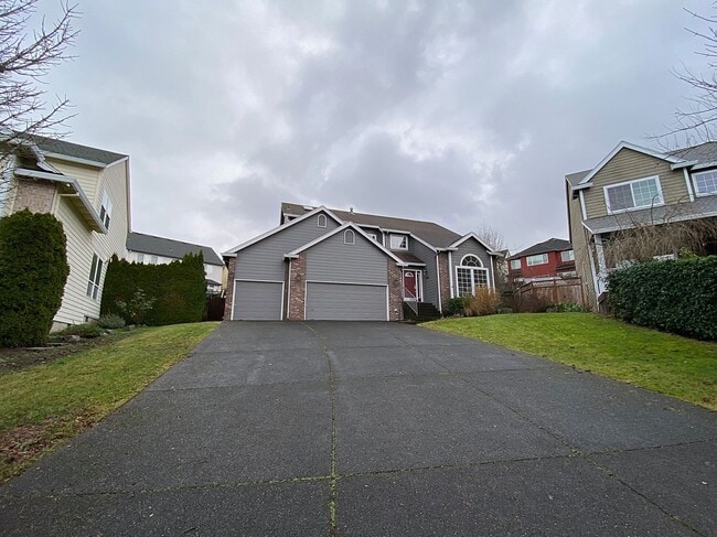 16887 NW Paddington Dr in Beaverton, OR - Building Photo - Building Photo