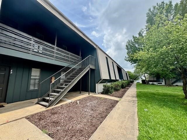 property at 1701 S West End St