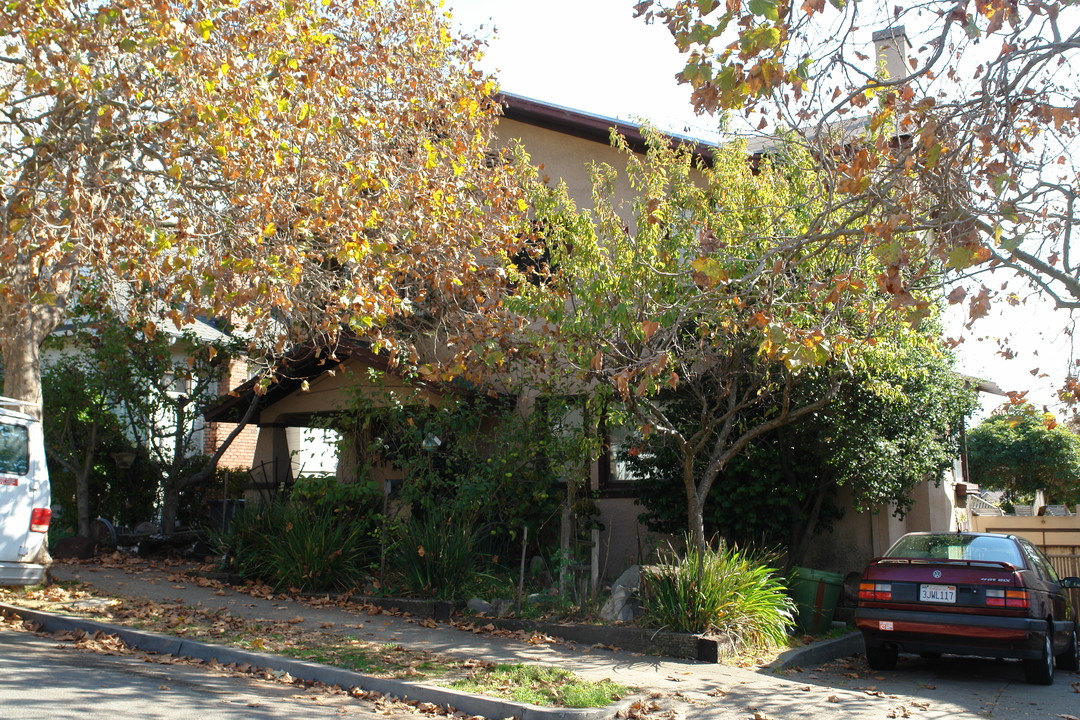 5867 Ocean View Dr in Oakland, CA - Building Photo