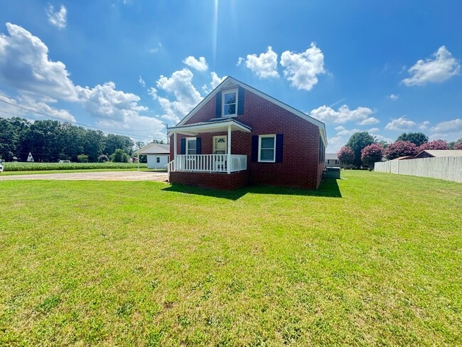 property at 2615 Airport Rd