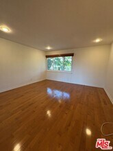 1217 N Crescent Heights Blvd in West Hollywood, CA - Building Photo - Building Photo