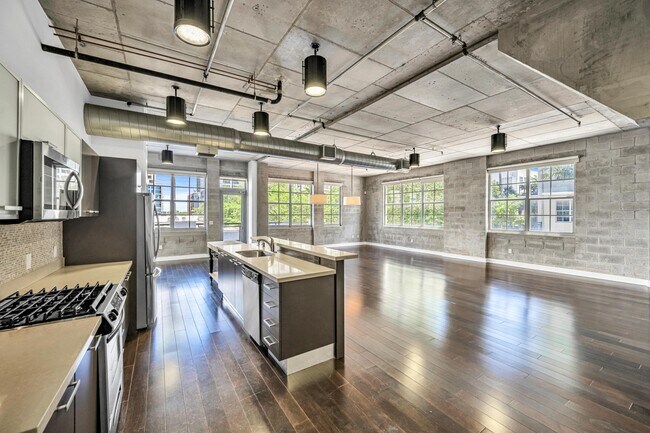 411 NW 1st Ave in Fort Lauderdale, FL - Building Photo - Building Photo