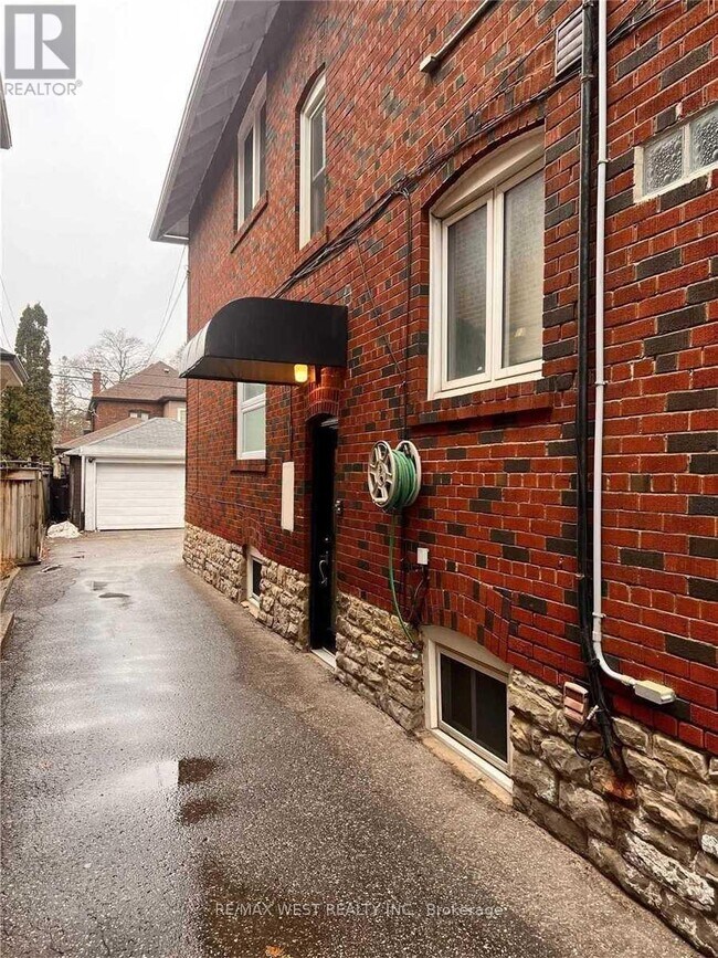 900 Avenue Rd in Toronto, ON - Building Photo - Building Photo