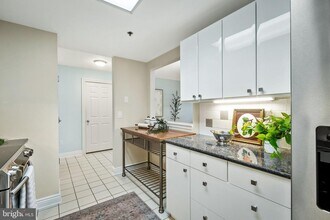 960 Fell St in Baltimore, MD - Building Photo - Building Photo