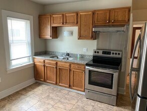 1034 S 76th St in West Allis, WI - Building Photo - Building Photo