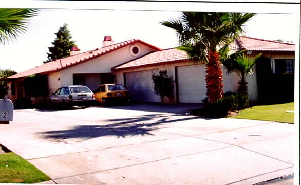 33186 Whispering Palms Tr. in Cathedral City, CA - Building Photo