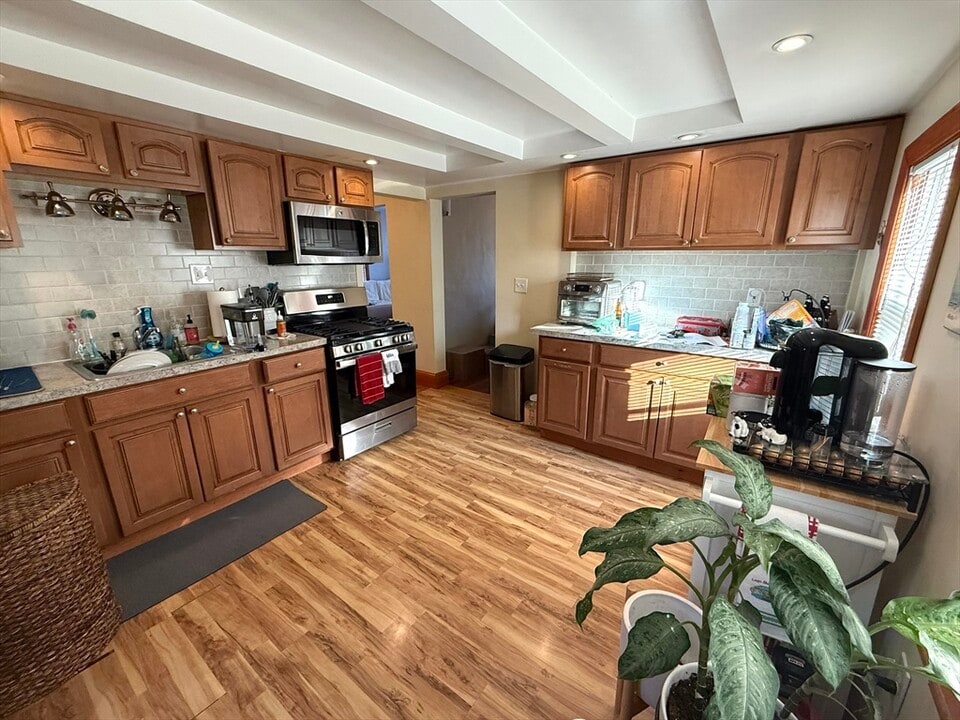 105 Springfield St in Quincy, MA - Building Photo