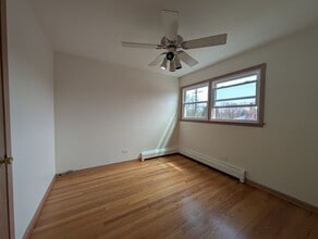 6537 N Natoma Ave, Unit 2 in Chicago, IL - Foto de edificio - Building Photo