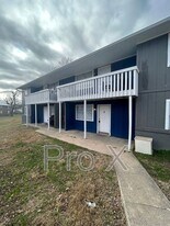 1605 Juniper Cir in Springdale, AR - Building Photo