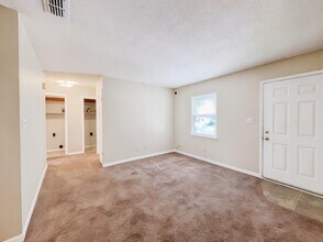 208 Squirrel Haven Rd in Mary Esther, FL - Building Photo - Building Photo