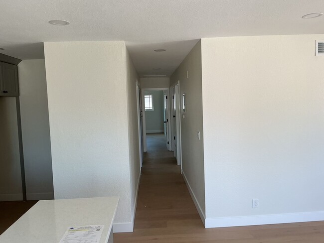 1001 Oxford Dr in Redlands, CA - Building Photo - Building Photo