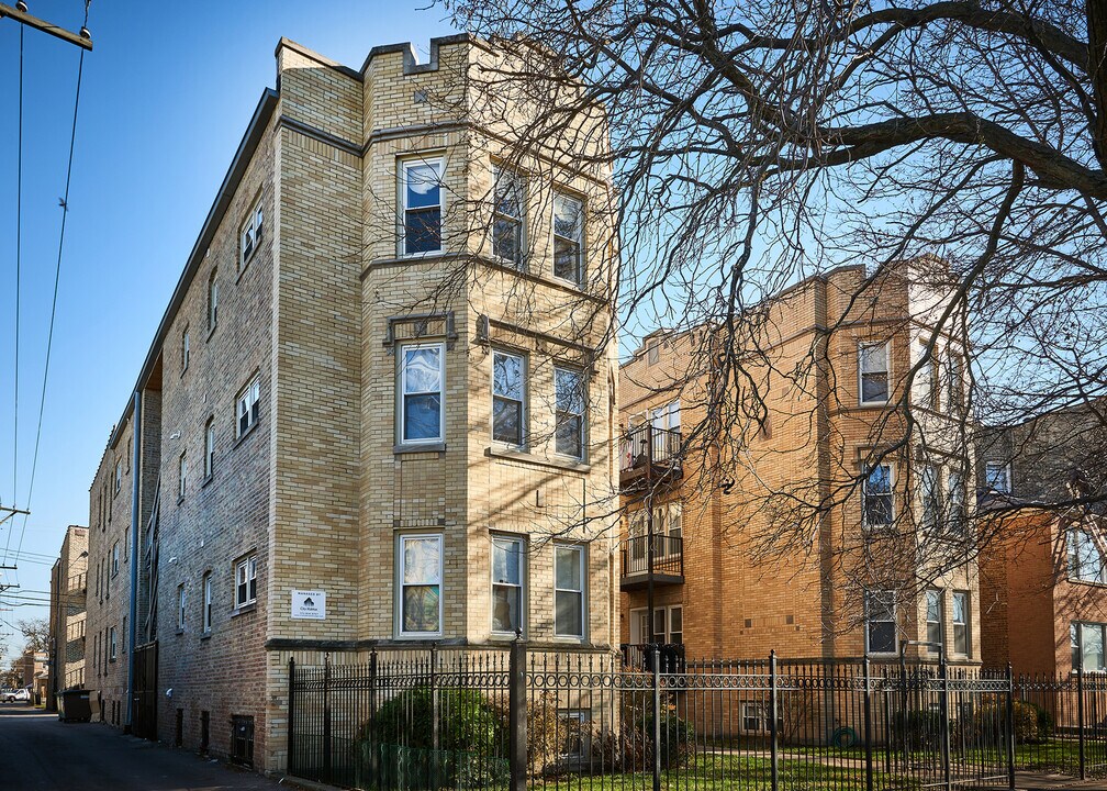 6341 N Washtenaw Ave in Chicago, IL - Building Photo