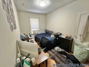 3 Warwick St, Unit 1 in Boston, MA - Foto de edificio - Building Photo