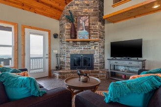 11 NC 8720 in Jasper, AR - Building Photo - Building Photo