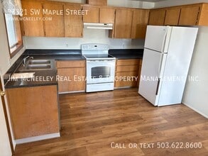 33321 SW Maple St in Scappoose, OR - Building Photo - Building Photo