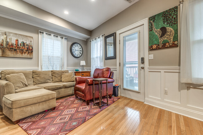 14 Emerson St, Unit 1 in Boston, MA - Building Photo - Building Photo