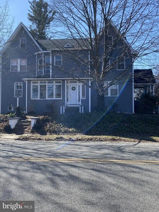360 Elm Ave in Woodbury Heights, NJ - Building Photo