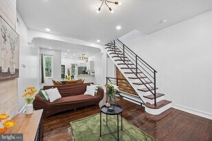 2308 Nicholas St in Philadelphia, PA - Building Photo