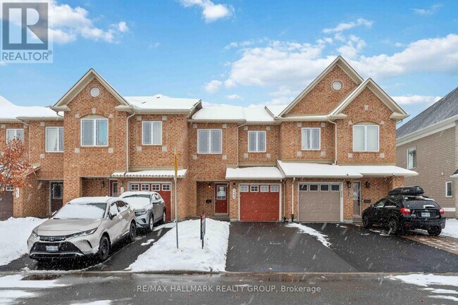 123 Silvermoon Crescent in Ottawa, ON - Building Photo - Building Photo