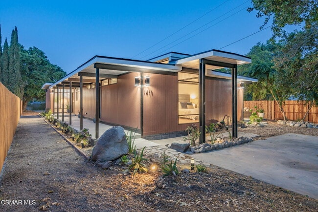1411 Ojai Rd in Santa Paula, CA - Building Photo - Building Photo