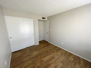 4028 E Alta Vista Rd in Phoenix, AZ - Building Photo - Building Photo