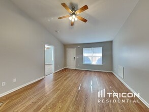 118 Winding Cedar Dr in Statesville, NC - Building Photo - Building Photo