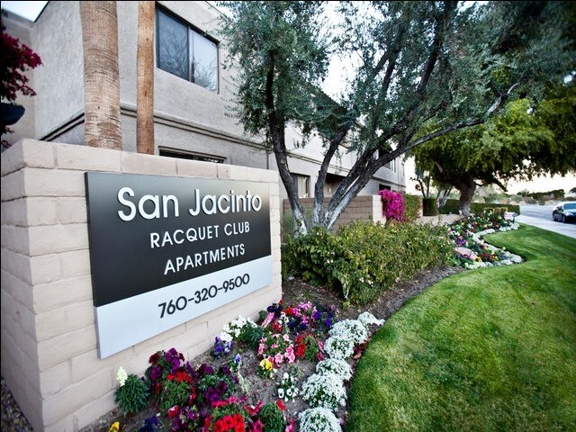 San Jacinto Racquet Club in Palm Springs, CA - Foto de edificio