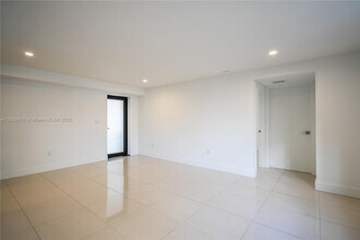 1971 Bay Dr in Miami Beach, FL - Building Photo - Building Photo