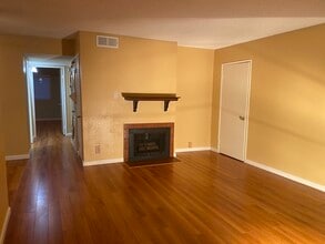 5706 Fair Ave, Unit 116 in North Hollywood, CA - Building Photo - Building Photo