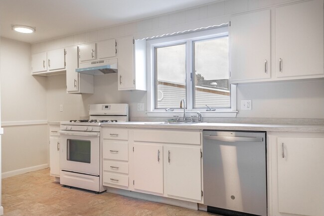 31-33 Evans St in Watertown, MA - Building Photo - Building Photo
