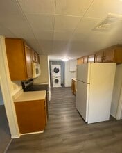 165 Huntingtown Rd in Newtown, CT - Building Photo - Building Photo