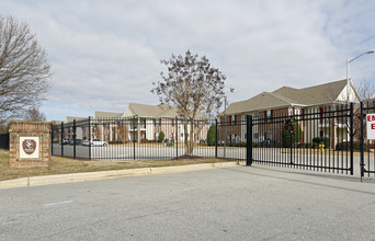 Sheffield Condominiums Apartments in Fayetteville, NC - Building Photo - Building Photo