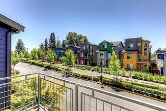 1327 159th Pl SW in Lynnwood, WA - Foto de edificio - Building Photo