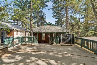 1219 Scenic Way in Lake Arrowhead, CA - Building Photo - Building Photo