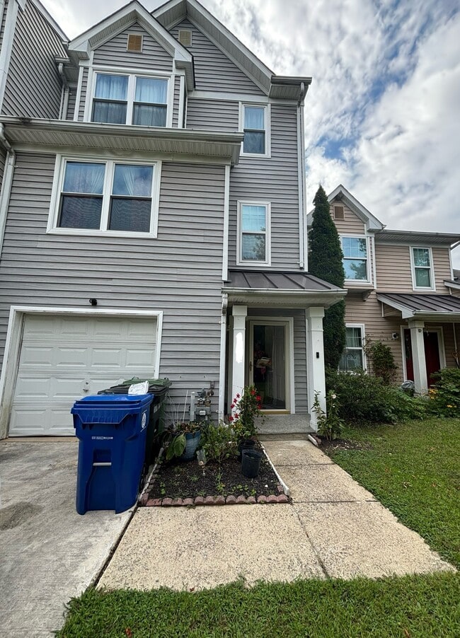 5000 Woodlands Glen Rd