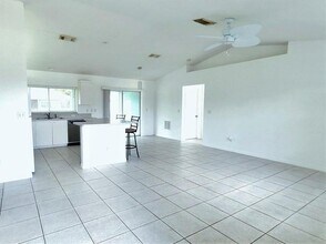 1632 SE Chello Ln in Port St. Lucie, FL - Building Photo - Building Photo