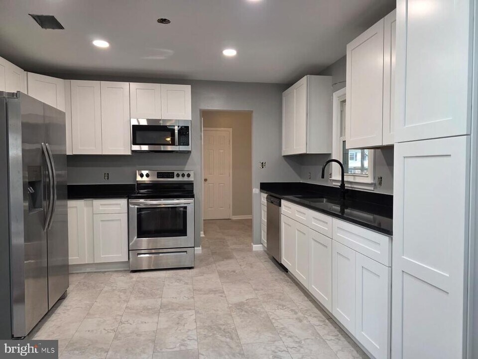 123 Whitson's Run in Stafford, VA - Building Photo